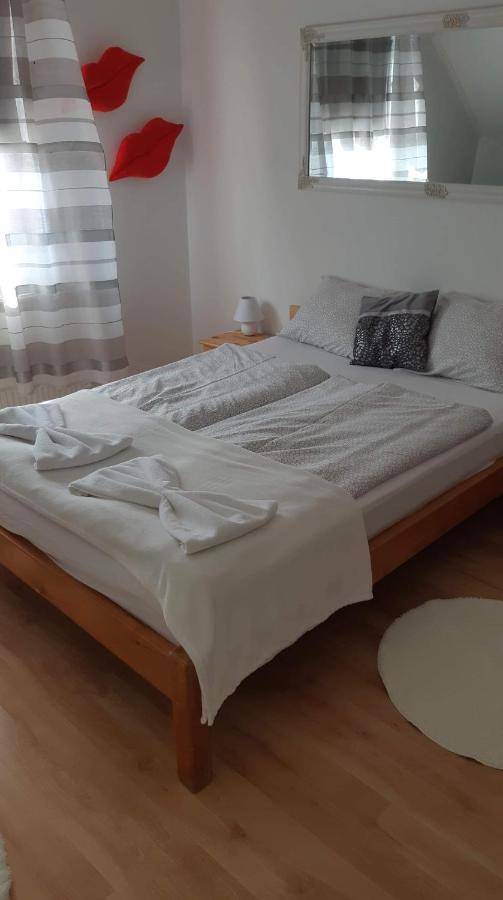 Rege Apartman อัลโชเอิร์ช ภายนอก รูปภาพ